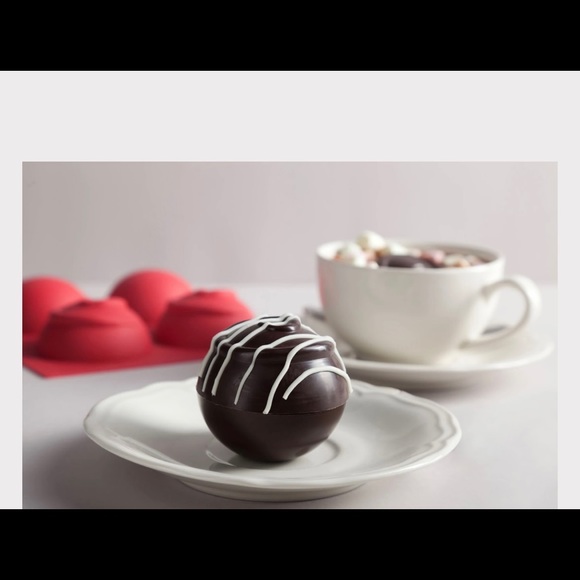 NEW Silicone Swirl Hot Chocolate Bomb Mold from Bennkai, Not Used - Picture 10 of 10